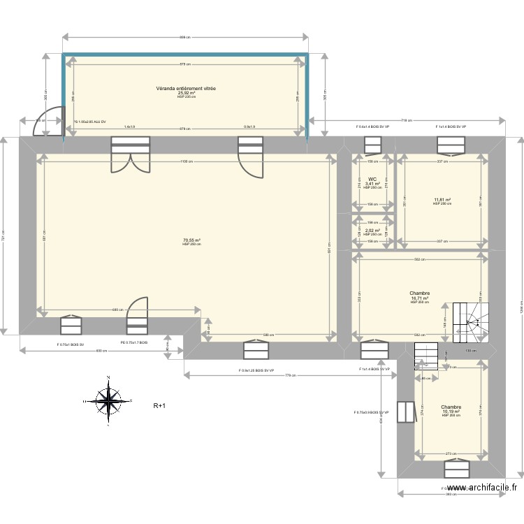 Lee. Plan de 11 pièces et 256 m2