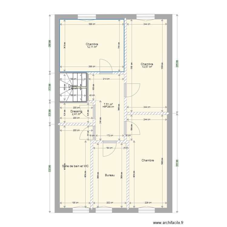 1º Eta avec extension. Plan de 8 pièces et 68 m2