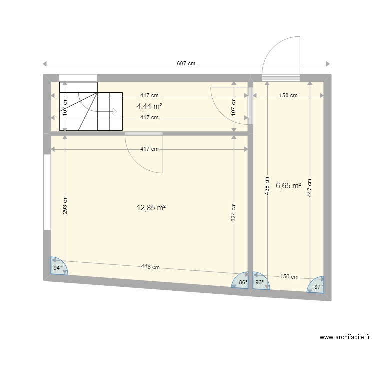 garage en RDC. Plan de 3 pièces et 24 m2