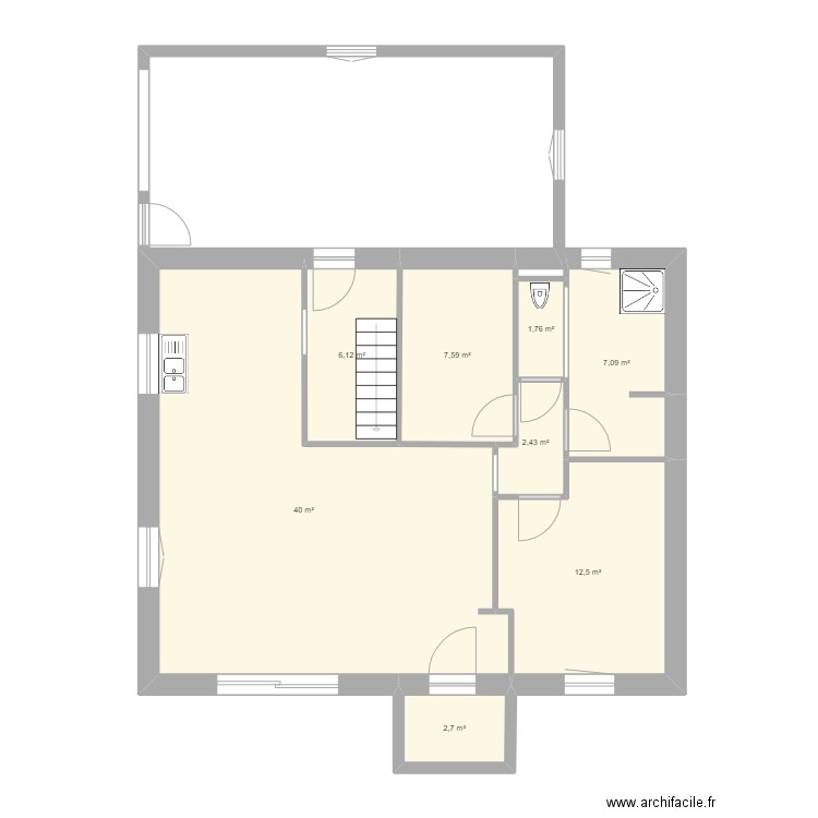 maison. Plan de 8 pièces et 80 m2