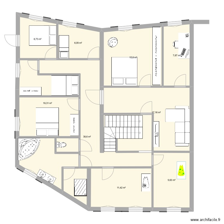 chamcham _etage. Plan de 9 pièces et 131 m2