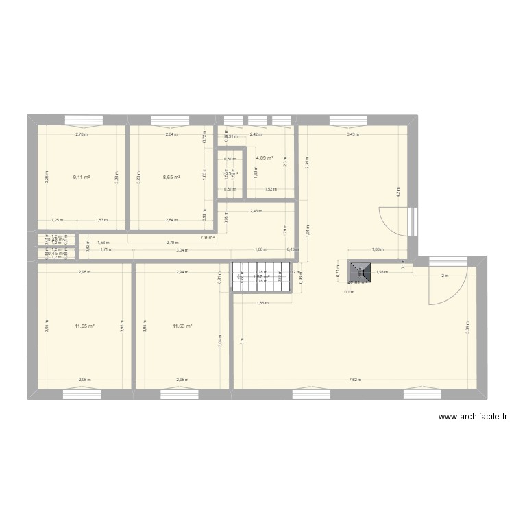 Bailly. Plan de 11 pièces et 99 m2