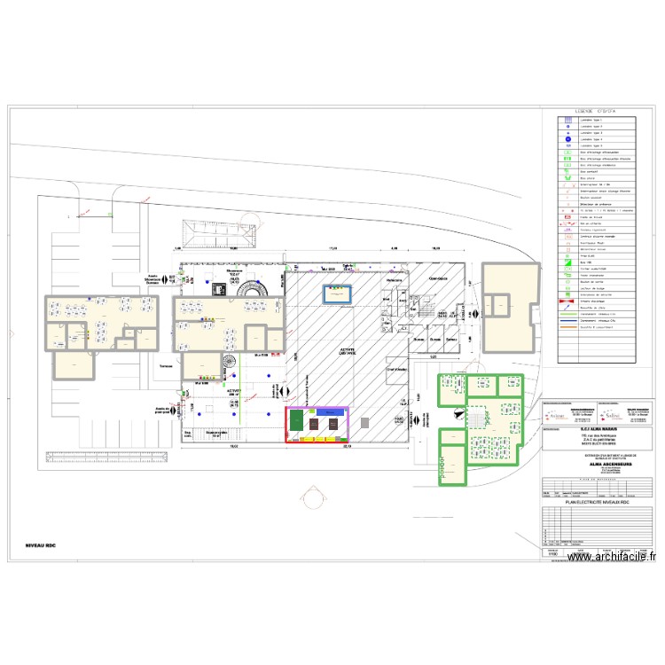 Atelier futur. Plan de 21 pièces et 819 m2