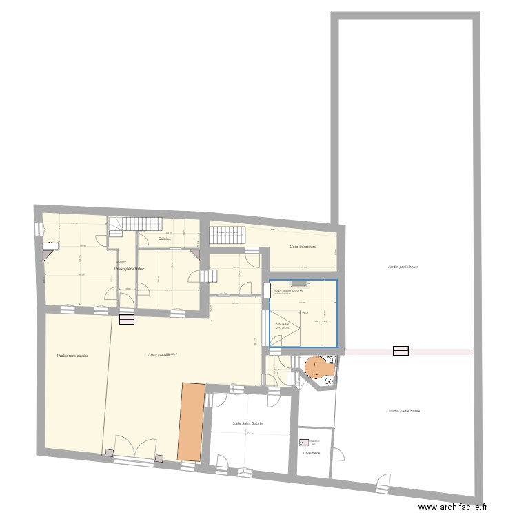 Bourron  Accès et WC. Plan de 0 pièce et 0 m2