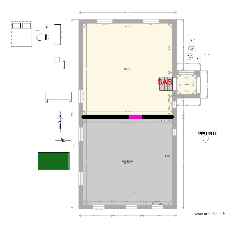   annexe vide. Plan de 3 pièces et 125 m2