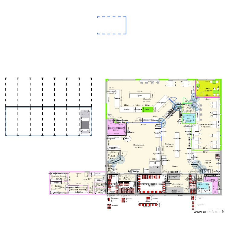 Projet Euromaster avec vestiaire créé. Plan de 0 pièce et 0 m2