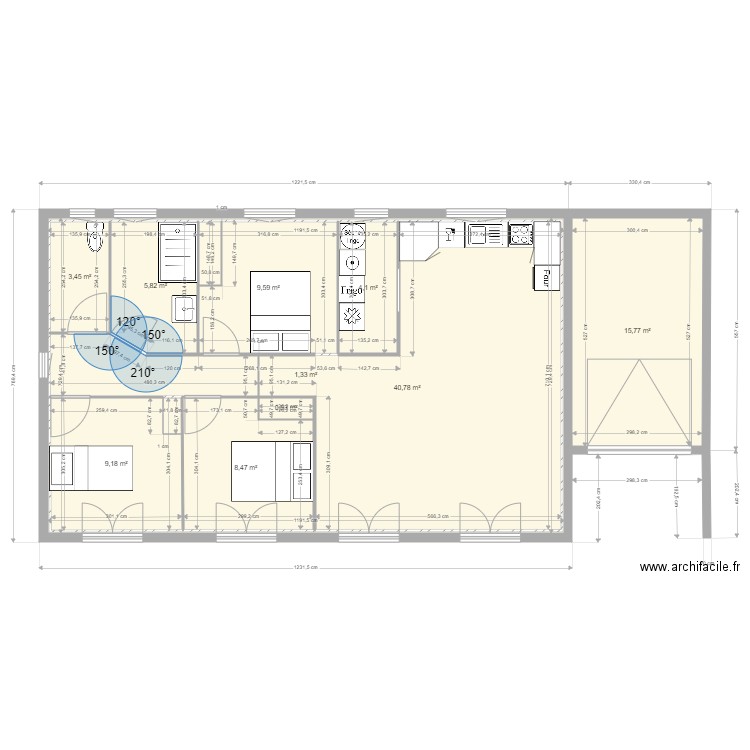 SANITAIRE AU FOND. Plan de 10 pièces et 185 m2