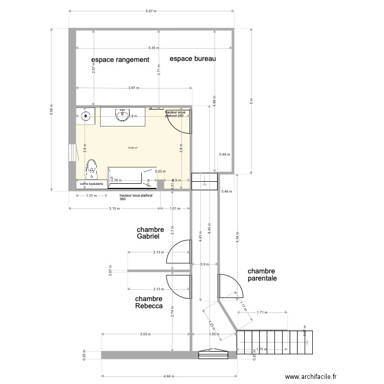 SDB et couloir. Plan de 0 pièce et 0 m2