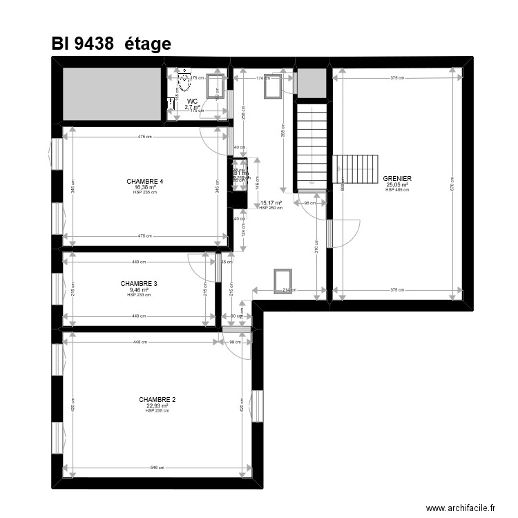 BI 9438. Plan de 38 pièces et 586 m2