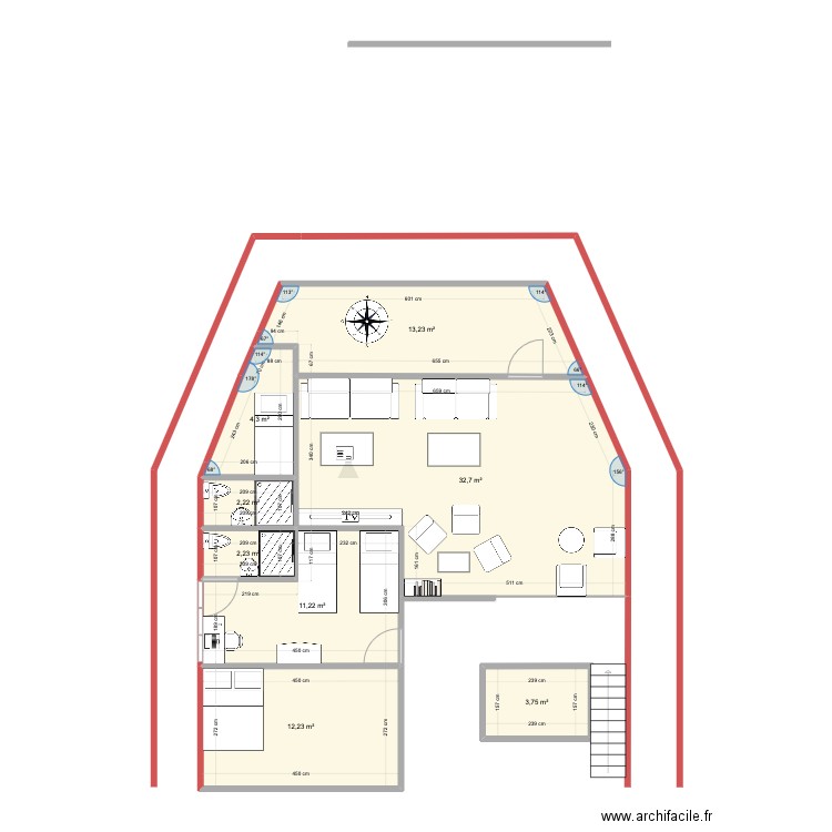 Wheelhouse salon. Plan de 8 pièces et 82 m2