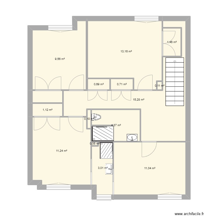 PLN-3. Plan de 14 pièces et 72 m2