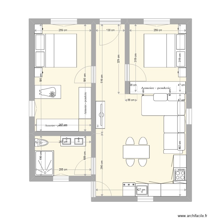 Maison Portugal. Plan de 8 pièces et 104 m2