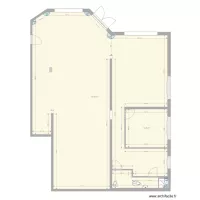 Magasin vide cot&eacute;