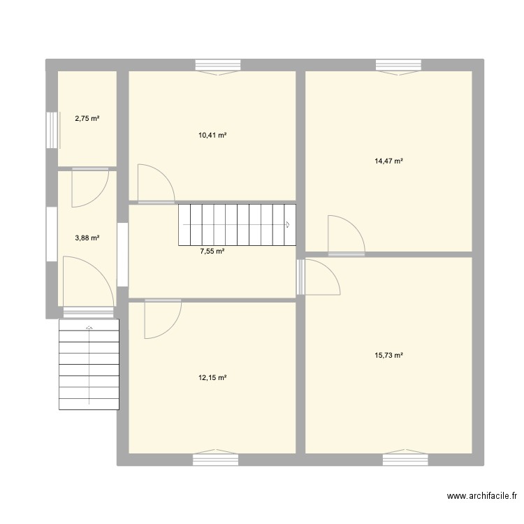 RDC. Plan de 7 pièces et 67 m2