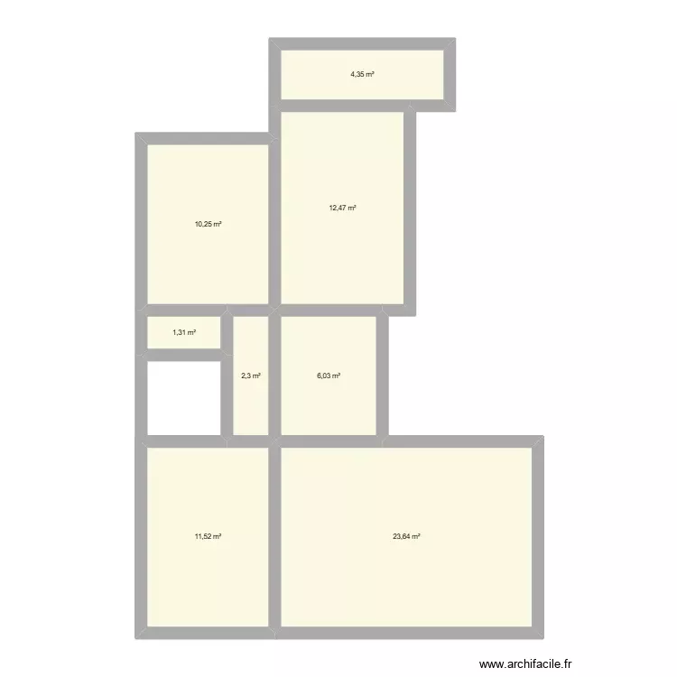 T5 Marseille. Plan de 8 Pièces et 72 m²