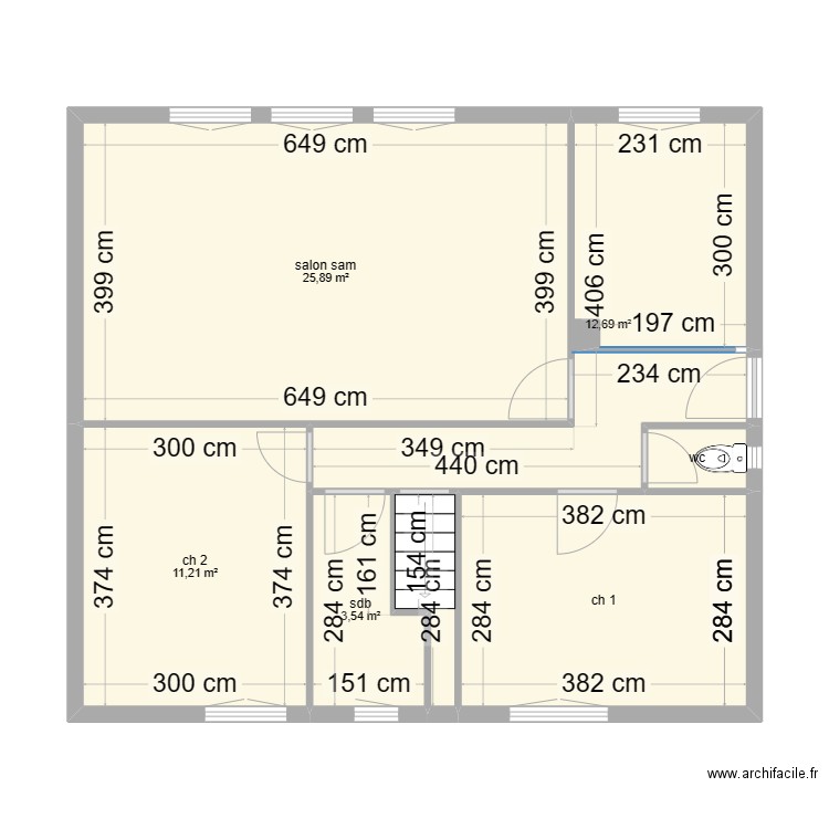 MAISON. Plan de 7 pièces et 67 m2