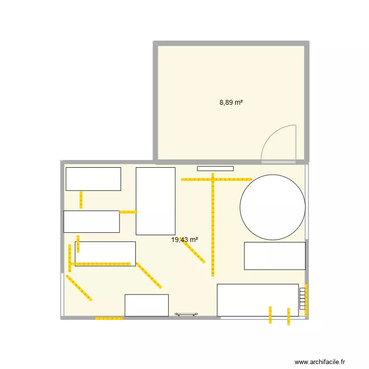 plateau technique. Plan de 2  et 28 m²