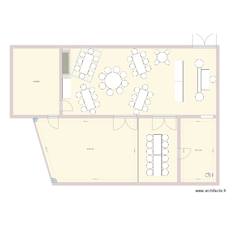 salle Cahagnolle 3 terrasse. Plan de 5 pièces et 190 m2