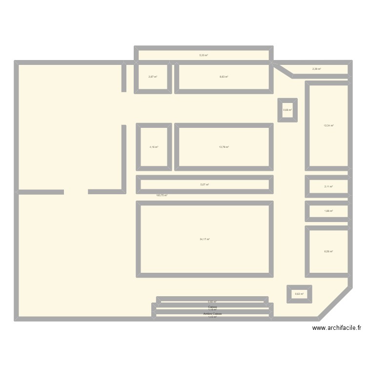 KIABI. Plan de 18 pièces et 366 m2