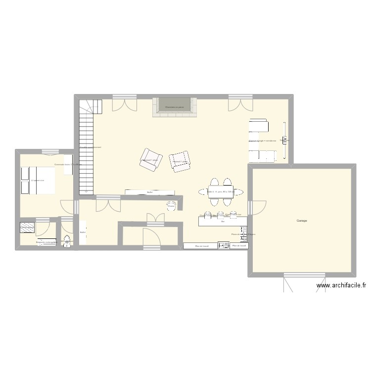 RDC. Plan de 3 pièces et 141 m2