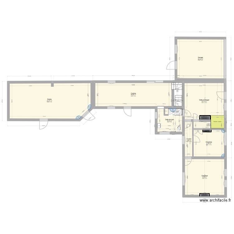 Thennes. Plan de 9 pièces et 161 m2