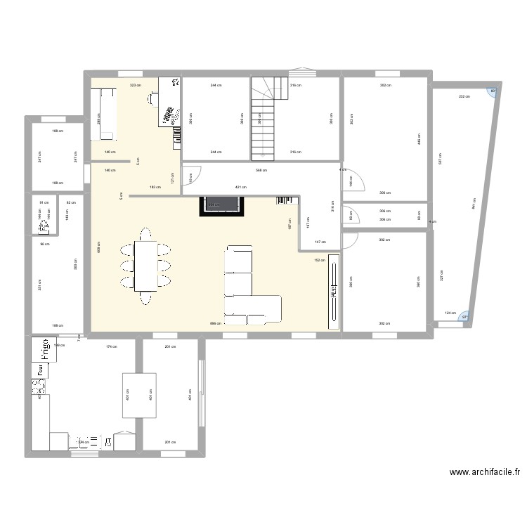 Maison. Plan de 13 pièces et 160 m2