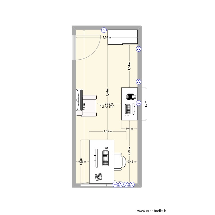 Bureau. Plan de 1 pièce et 13 m2
