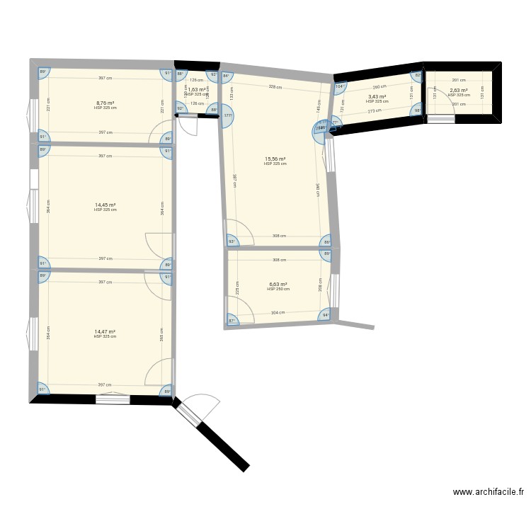 Maison. Plan de 8 pièces et 68 m2