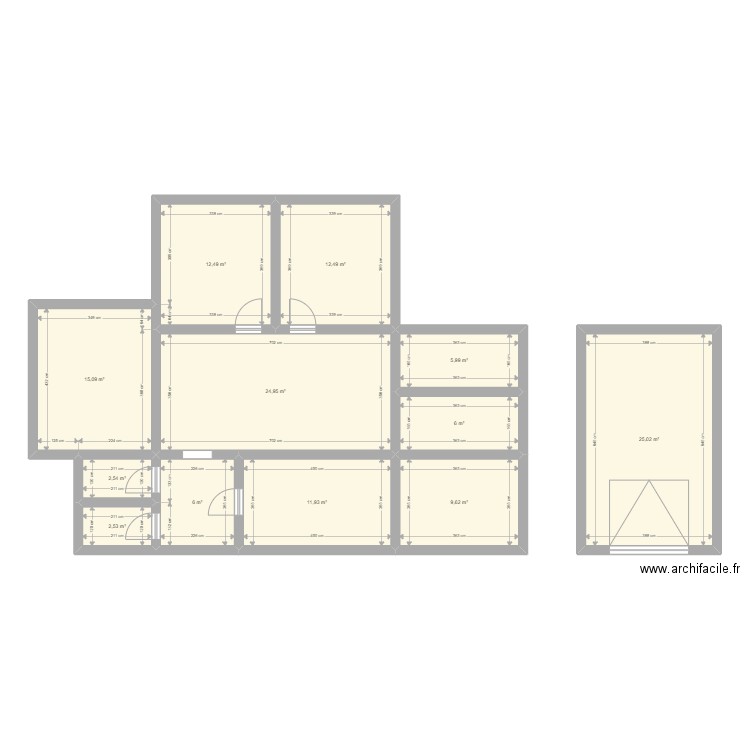 esquisse. Plan de 12 pièces et 135 m2