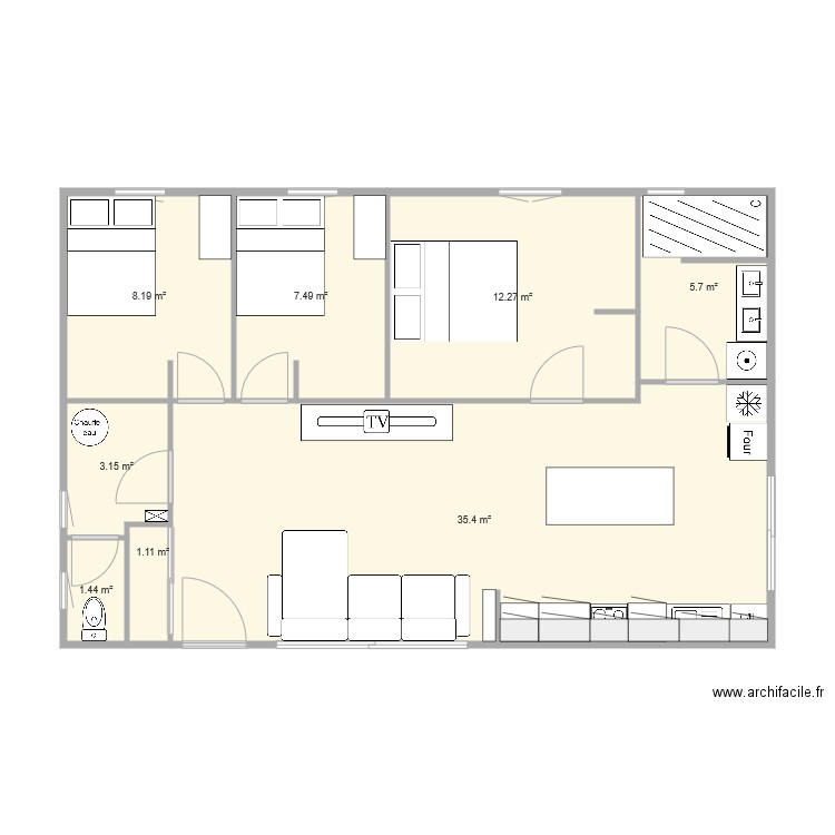 77 m 3 chambres. Plan de 0 pièce et 0 m2