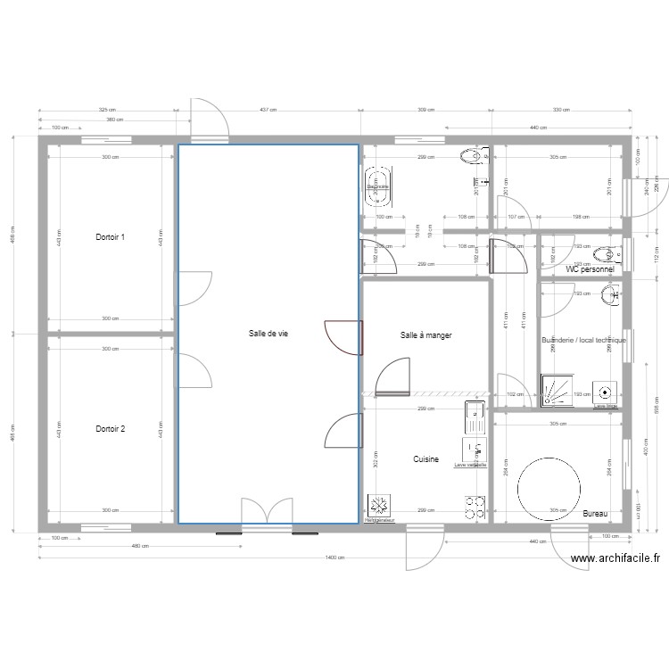 centre equestre. Plan de 11 pièces et 117 m2