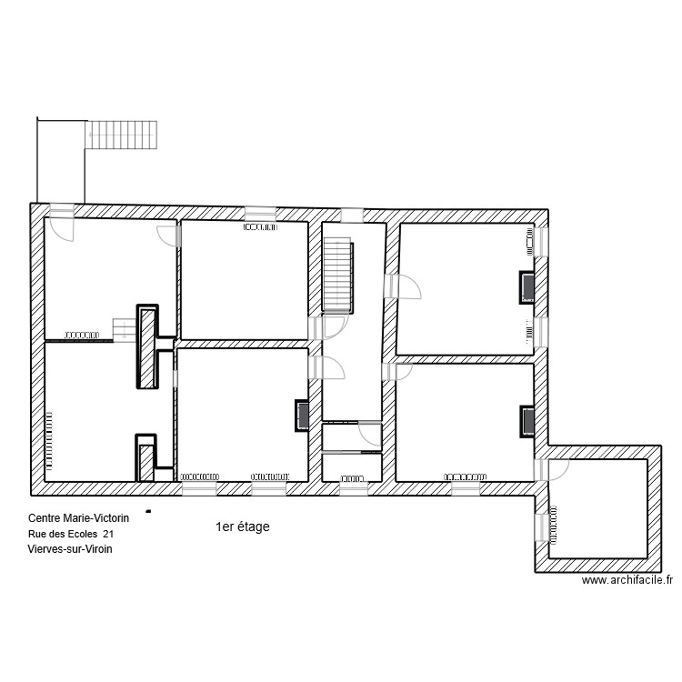 CMV 1er base. Plan de 10 pièces et 165 m2