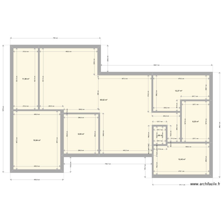 paradis V4. Plan de 8 pièces et 136 m2