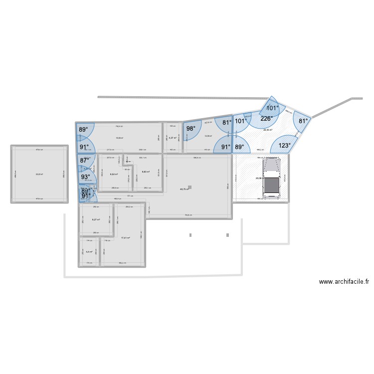 MAISON CASCADE. Plan de 14 pièces et 196 m2