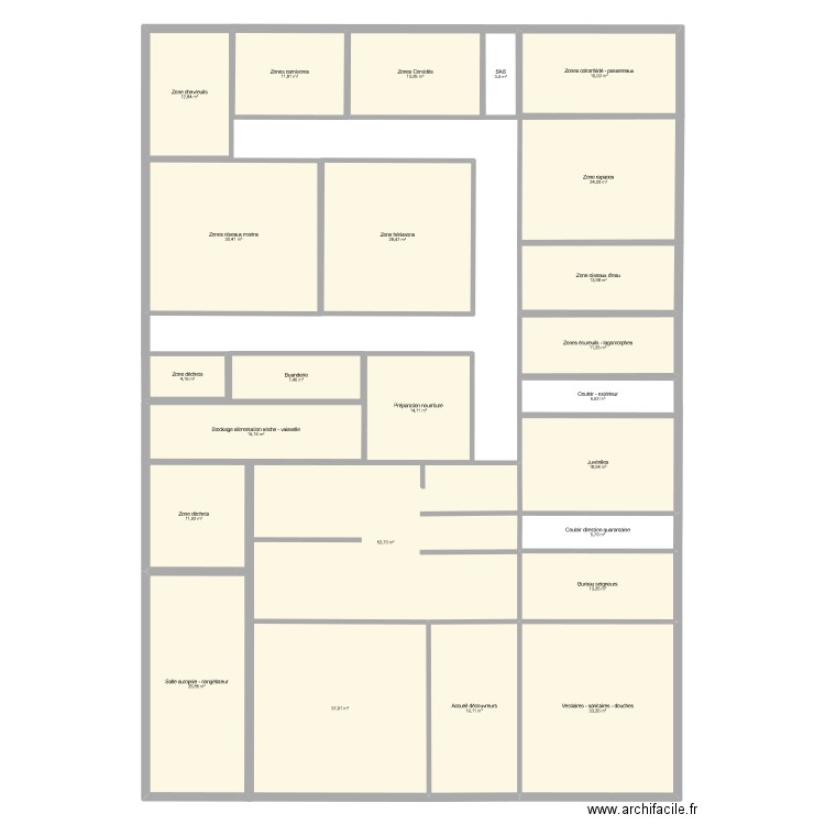 centre. Plan de 24 pièces et 435 m2