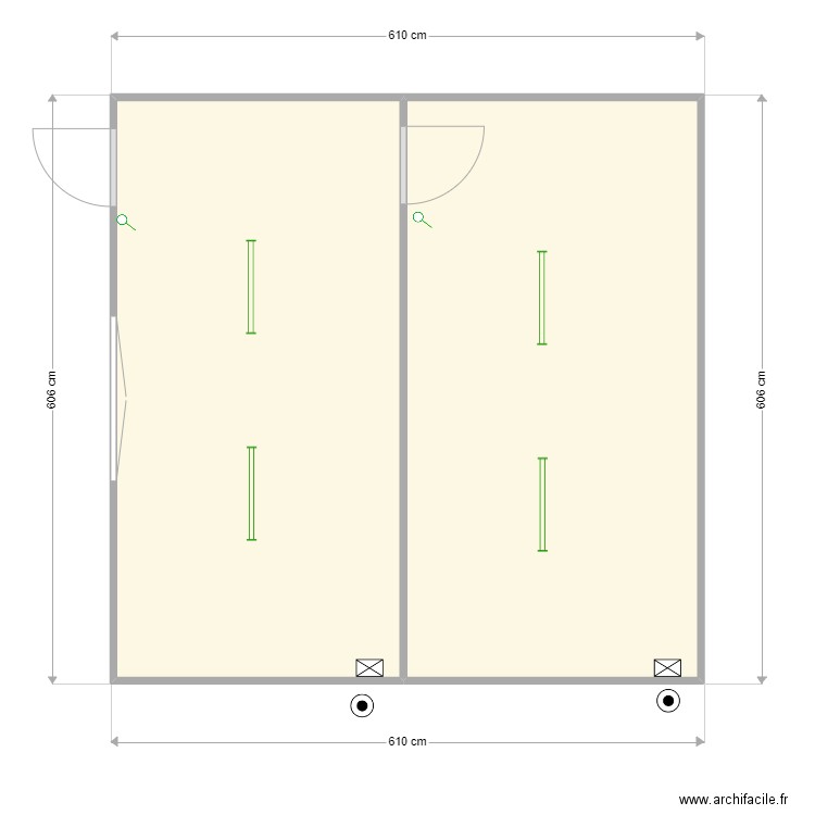 +- 600 x 600 cm avec passage de porte. Plan de 0 pièce et 0 m2