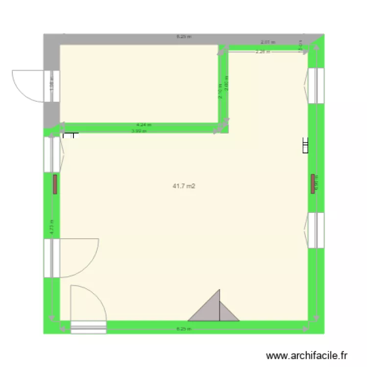 Pi&egrave;ce HUGO vide avec isolation. Plan de 