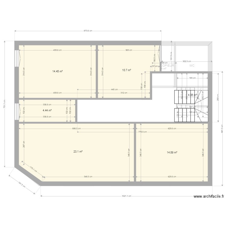 MGEL. Plan de 20 pièces et 245 m2