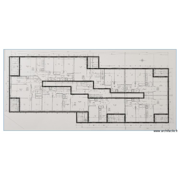 mendi r+. Plan de 9 pièces et 730 m2