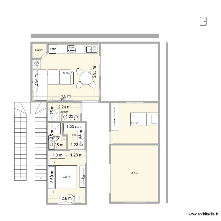RDC. Plan de 8 pièces et 56 m2