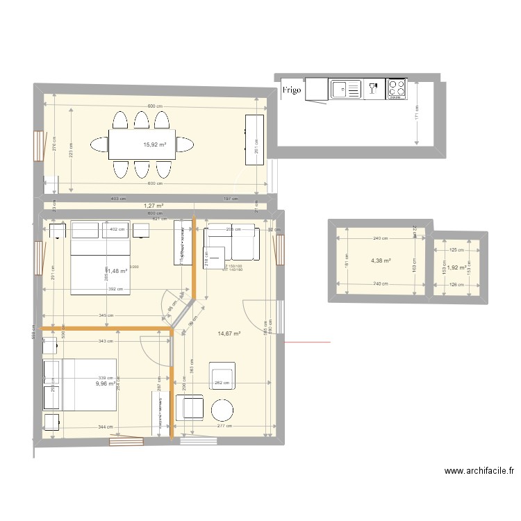 petite maison P-10. Plan de 7 pièces et 60 m2