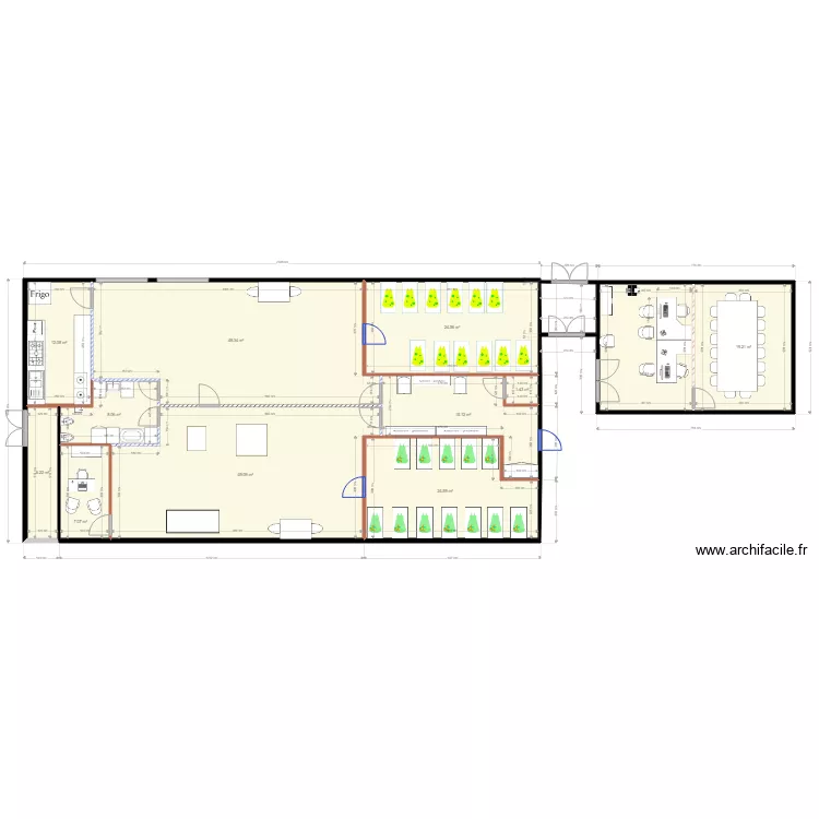 creche 16 avec bureau int&eacute;rieur et passage. Plan de 