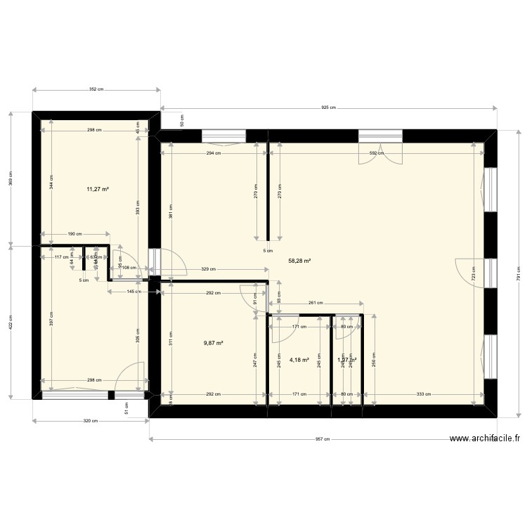 Rez de chaussée maison. Plan de 5 pièces et 86 m2