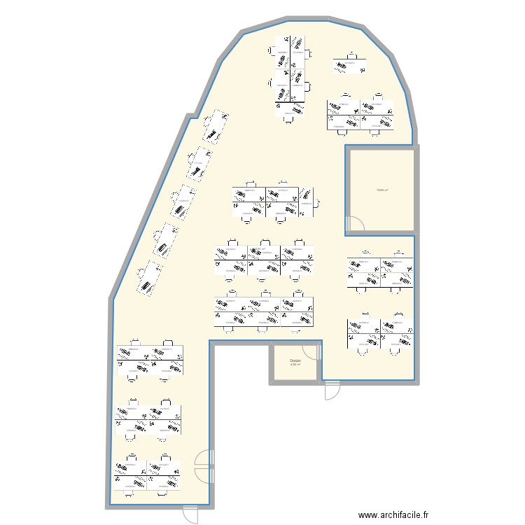 Plateau IONOS - Services Tag. Plan de 3 pièces et 283 m2