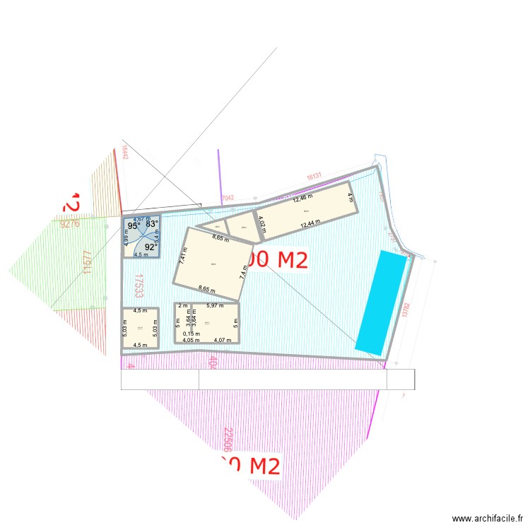 kedungu 24. Plan de 7 pièces et 216 m2