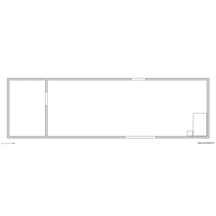 salle stockage bas ouverture cours derriere. Plan de 