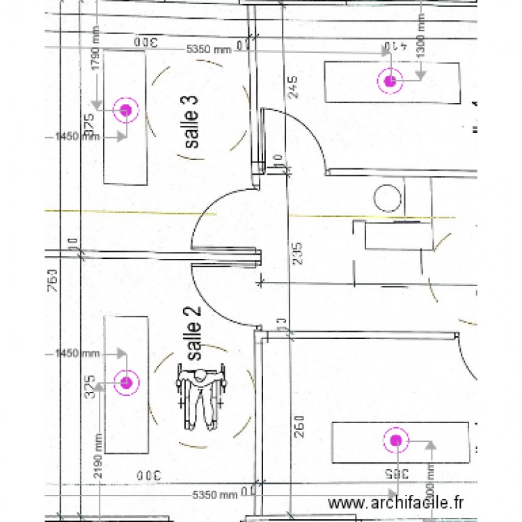 Colin position PC tables. Plan de 0 pièce et 0 m2