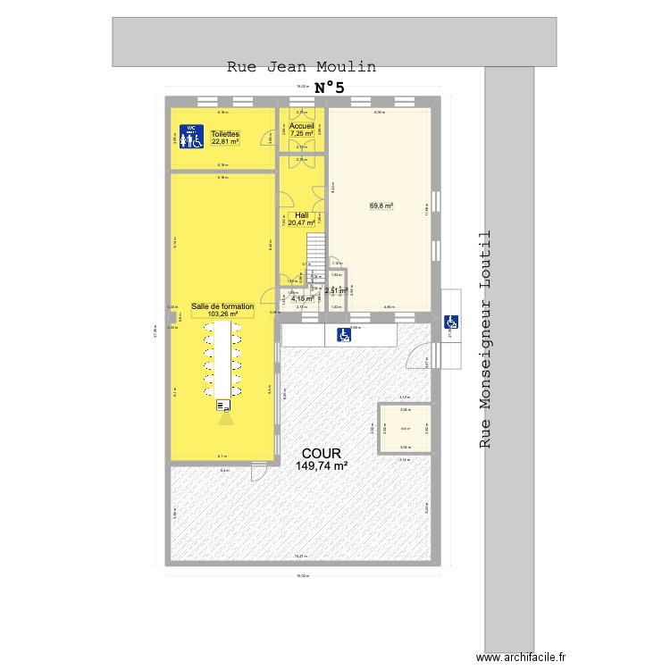 Mohon. Plan de 9 pièces et 389 m2