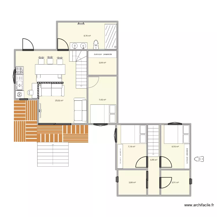 Maison. Plan de 9 pièces et 72 m²