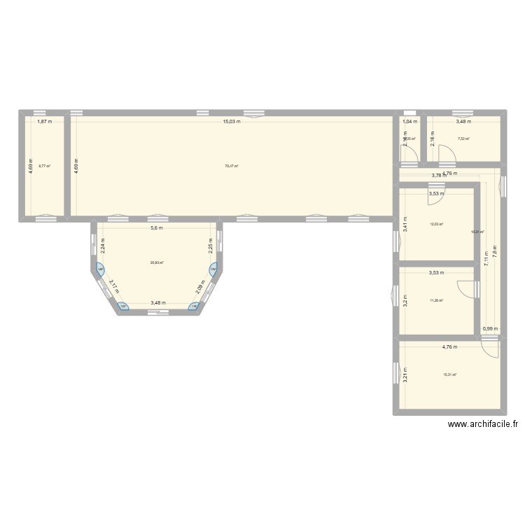 maison future. Plan de 9 pièces et 159 m2